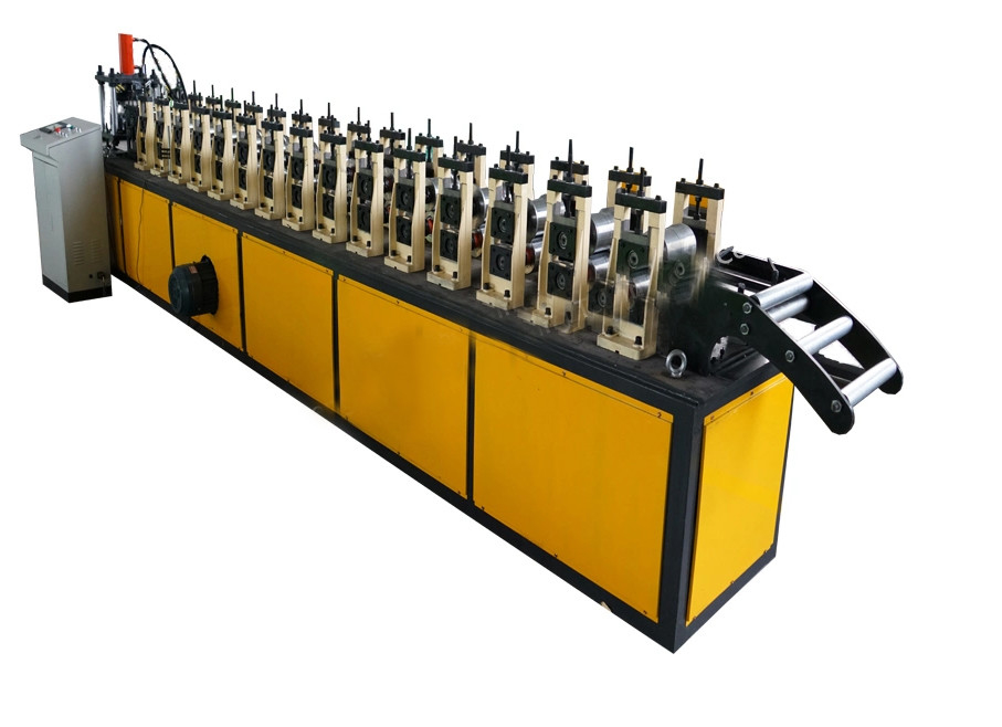 Ondulado Shutter Door Roll Forming Machine For Zinc Aluminium 0.12-0.4mm Thickness