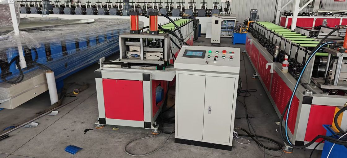 2025 New Design Metal Picket Fence Roll Forming Machine Fence Lines America Style